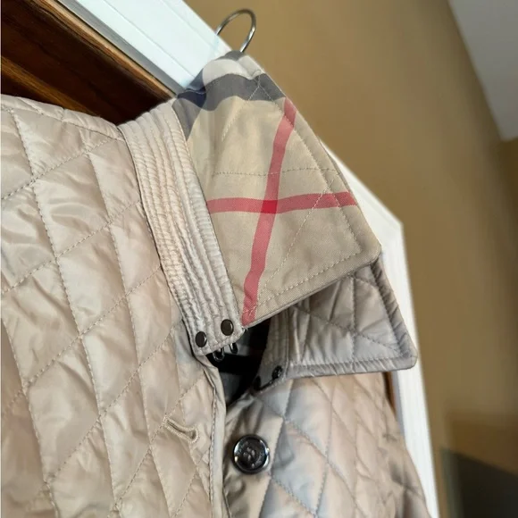 Burberry London Beige Quilted Jacket – Nova Check Lining – US 4 - Picture 5 of 6